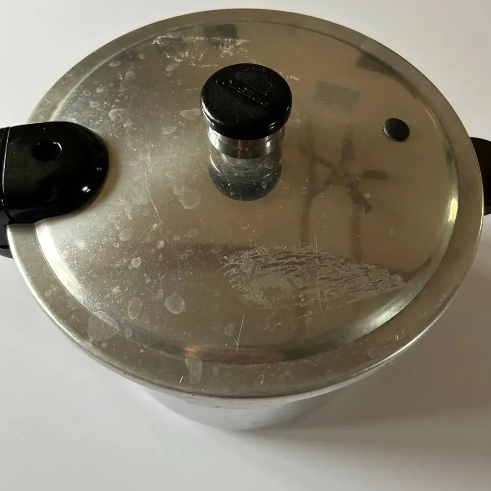 Presto 6 Quart Aluminum Pressure Cooker w/ Jiggler & Trivet Locking Lid 0126408